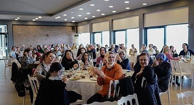 Jülide İskenderoğlu’ndan Kadın Kolları ziyareti