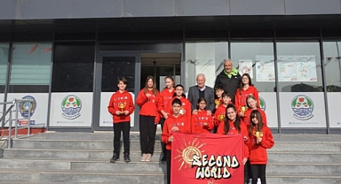 Second World Robotik takımından Başkan Yılmaz'a ziyaret