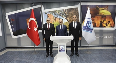 Urhal, Vali İlhami Aktaş’ı Ziyaret Etti