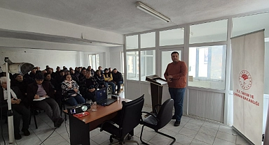 Yenice'de Varroa biti ile mücadele eğitimi verildi
