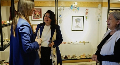 Ak Parti genel başkan yardımcısı Çiğdem Karaaslan, üreten kadın kooperatiflerinin sergi ve satış alanını ziyaret etti