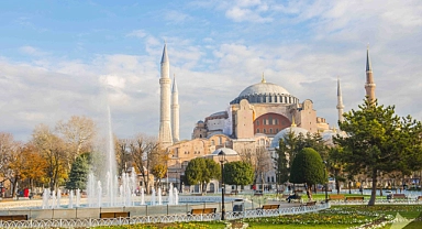 Ayasofya: Tarihin izinde bir anıt