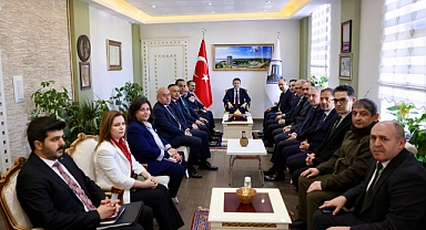 Bakan Yumaklı'dan Vali Aktaş'a ziyaret