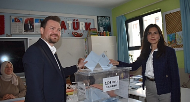 Başkan Adayı Kunt, oyunu kullandı