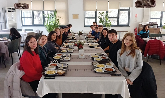 Çan Belediyesi'nden bando ekibine yemek ikramı