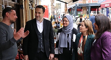 Çanakkale'de çarşı esnafı ziyareti: AK Parti İl Başkanı Makas, Bakan Yardımcısı Madak ve Belediye Başkan adayı İskenderoğlu ile birlikte