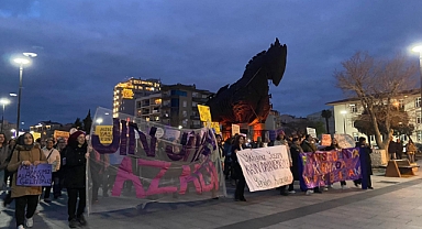 Çanakkale'de kadınlar 8 Mart Gece Yürüyüşü için toplandı!