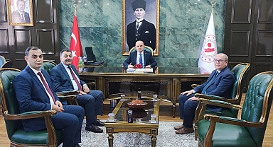 Çanakkale defterdarı ve vergi dairesi yetkilileri kaymakamı ziyaret etti