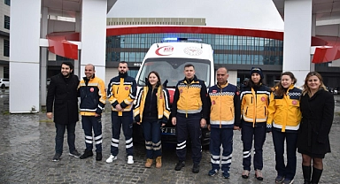Çanakkale’ye tam donanımlı beş yeni ambulans geldi