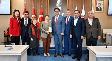ÇOMÜ kütüphanesine 22 bin adet kitap bağışlandı
