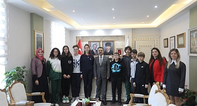 Erasmus+Ka210 Climate Mates Projesi Öğrencileri Vali İlhami Aktaş’ı ziyaret etti
