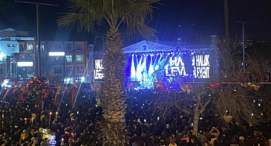 Haluk Levent ile 18 Mart coşkusu
