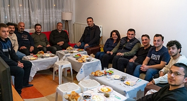 İskenderoğlu, Ülkü Ocakları gençleriyle sahurda buluştu