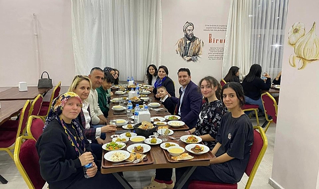 Kaymakam Göktaş, yurt öğrencileriyle iftarda buluştu