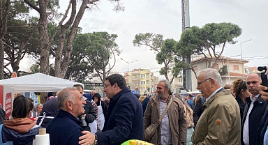 Muharrem Erkek, Cuma Pazarını ziyaret etti