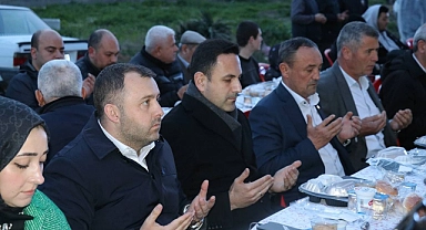 Naim Makas, Ezine’de mahalle iftarında hemşerileriyle buluştu