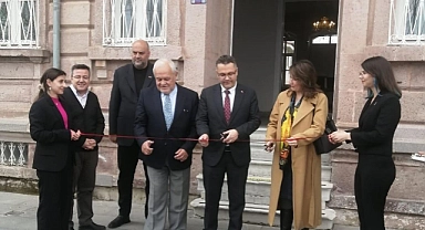 Önemli tarihi sergi sanatseverler ile buluştu