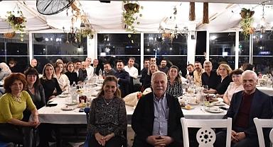 Ülgür Gökhan, dün akşamki yemek buluşmasını paylaştı