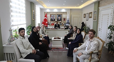 Vali Aktaş’a ‘Geçerken Kulübü’ ziyareti
