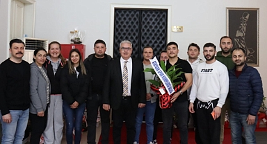 Atatürk Spor Kompleksi Personeli, Başkan Hasan Cem Atılgan'a hayırlı olsun ziyaretinde bulundu