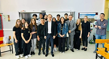 Ayvacık Fen Lisesi'nde İngilizce Scrabble Turnuvası düzenlendi