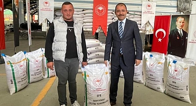 Biga Kaymakamı Erdinç Dolu, hibeli çeltik tohumu dağıtım programına katıldı