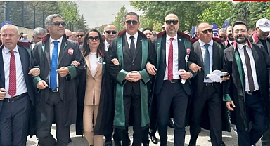 Binlerce Avukat Ankara'da 'Avukat İçin de Adalet' talebini yükseltti