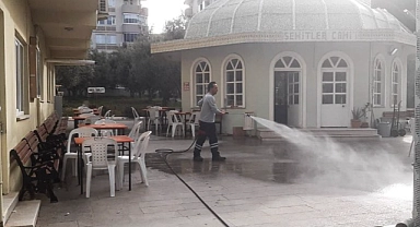 Camiler temizleniyor