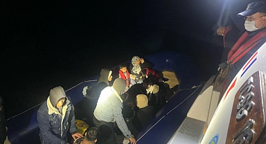 Çanakkale açıklarında 12 düzensiz göçmen yakalandı