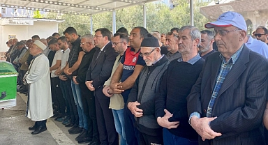 Çanakkale Belediye Başkanı Muharrem Erkek, emekli itfaiye Amiri Yurday Güler'e veda etti