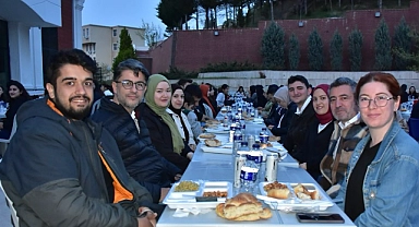 ÇOMÜ’de iftar yemeği düzenlendi