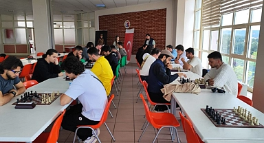 ÇOMÜ Spor Birliği'nden 23 Nisan Satranç Turnuvası: İlk üçe giren isimler belli oldu