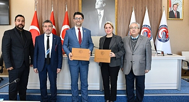 ÇOMÜ ve Ziraat Bankası’ndan voleybol takımlarına destek!