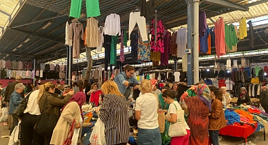 Enflasyondan kaçan Cuma Pazarı'na koşuyor