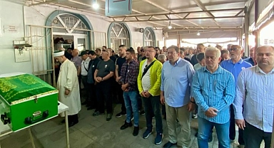Muharrem Erkek, Barbaros Mahallesi'nin sevilen ismi Zafer Çağatay için başsağlığı mesajı paylaştı