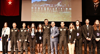 SOLOTÜRK Pilotları, ÇOMÜ Öğrencileriyle Buluştu