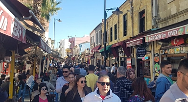 Tarihi Çanakkale çarşısındaki durum esnafları bile şaşkına çevirdi
