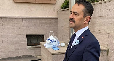 Vali Aktaş Otizm Farkındalık Günü standını ziyaret etti