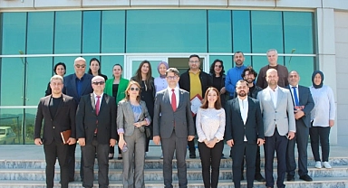 Ayvacık MYO’da Kalite güvence ziyareti ve akademik belge takdimi