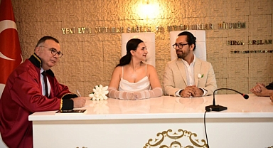 Başkan Arslan çiftin nikahını kıydı