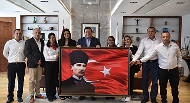Başkan Erkek konuklarını ağırladı