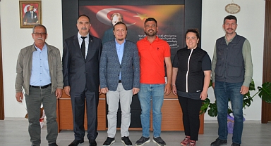 Başkan Öztürk ziyaretçilerini ağırladı