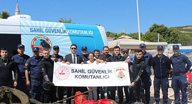 Bozcaada'da Dünya Çevre Günü için temizlik