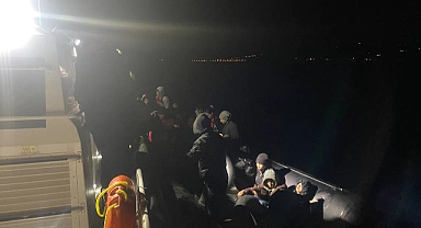 Çanakkale açıklarında 21 düzensiz göçmen kurtarıldı