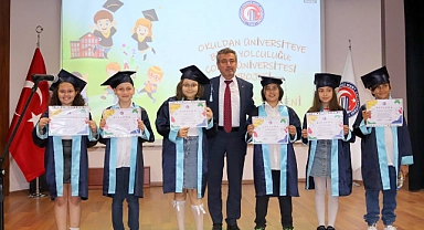Çocuk Üniversitesi’nde mezuniyet töreni