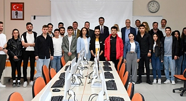 ÇOMÜ'de bilgisayar laboratuvarları yenilendi