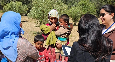 Eceabat'ta mevsimlik tarım işçilerine ziyaret