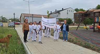Gelibolu İlçe Sağlık Müdürlüğü, obeziteyle mücadele için yürüyüş düzenledi