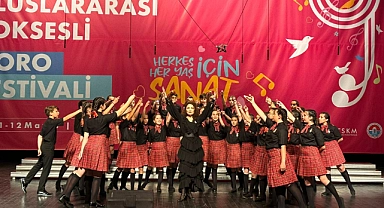 Hüseyin Akif Terzioğlu Ortaokulu Çocuk Korosu’na Sansev Koro Festivali'nden iki ödül