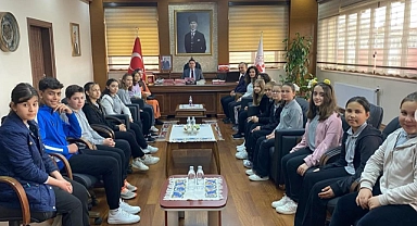 Kaymakam Göktaş, minik misafirleri ağırladı